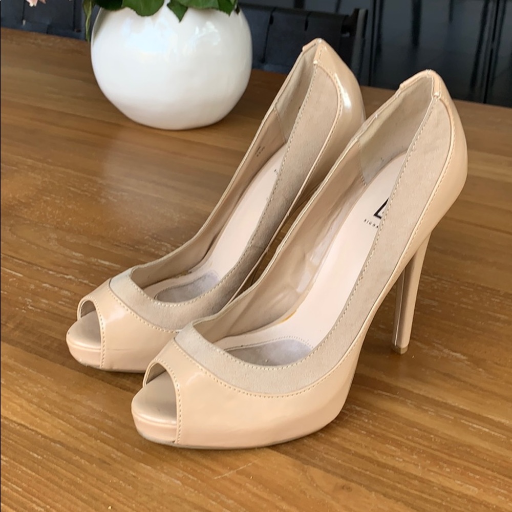 TWO TONE BEIGE HEELS peep toe Signature 5" Heel